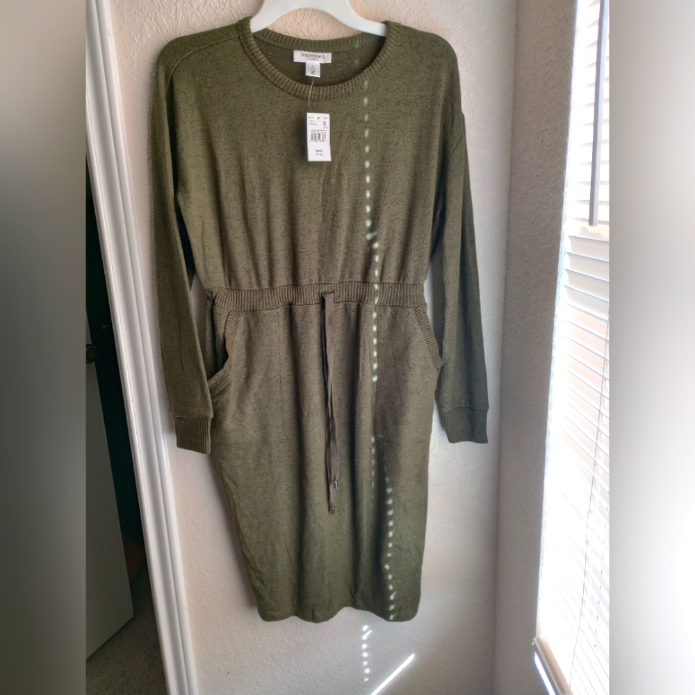 Women's long sleeve maternity green sweater dress with pockets new with tags